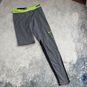Nike. Women’s leggings